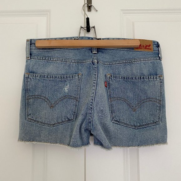Levi's High Rise Denim Shorts, Size 9 - Picture 2 of 3